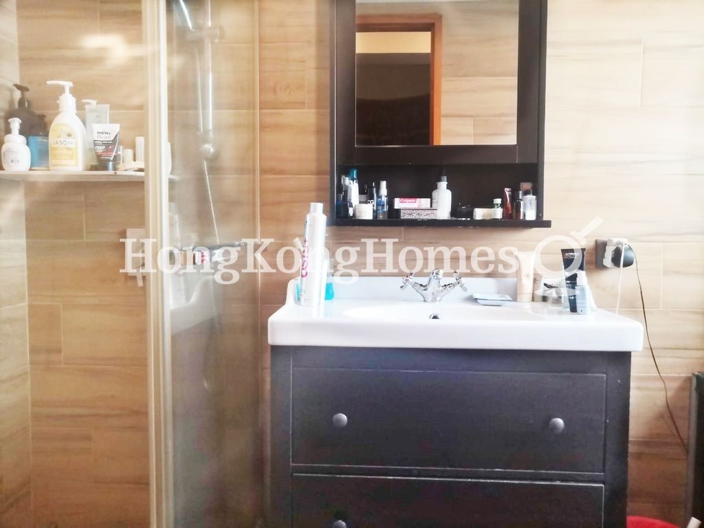 Bathroom — Hip Sang Building, Wan Chai