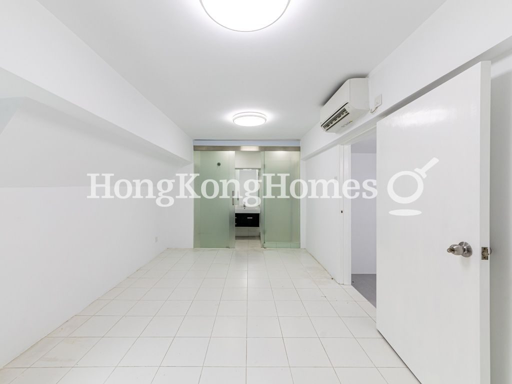 Second Ensuite Bedroom — Berkeley Bay Villa, Sai Kung