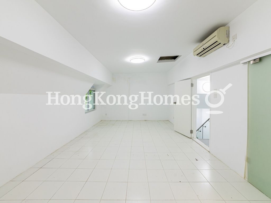 Third Ensuite Bedroom — Berkeley Bay Villa, Sai Kung