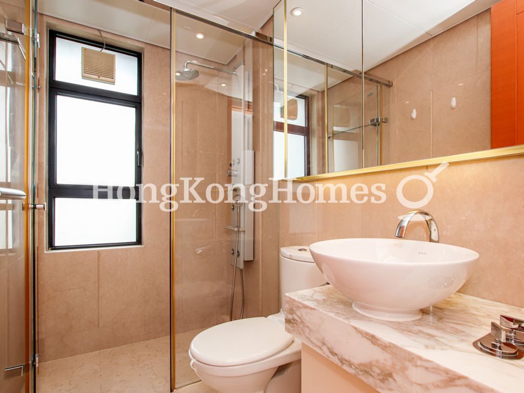 Guest Bathroom — Residence Bel-Air - Phase 06 - Bel-Air No. 8, Tower 6, Pokfulam