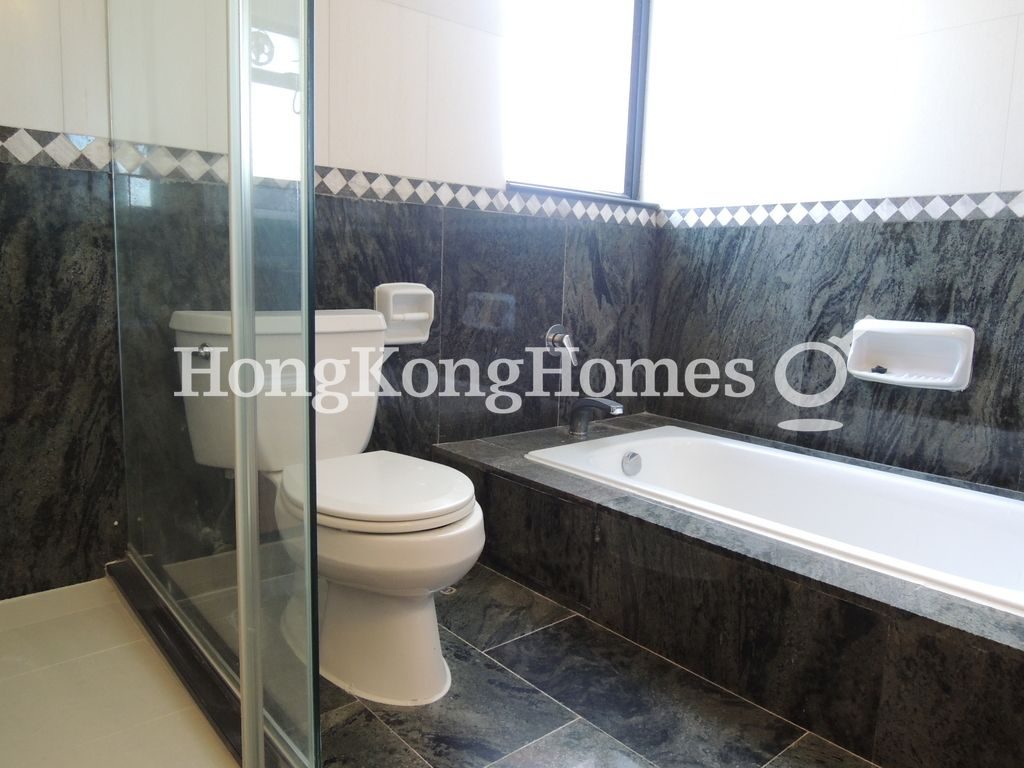 Master Bathroom — Royalton I, Pokfulam