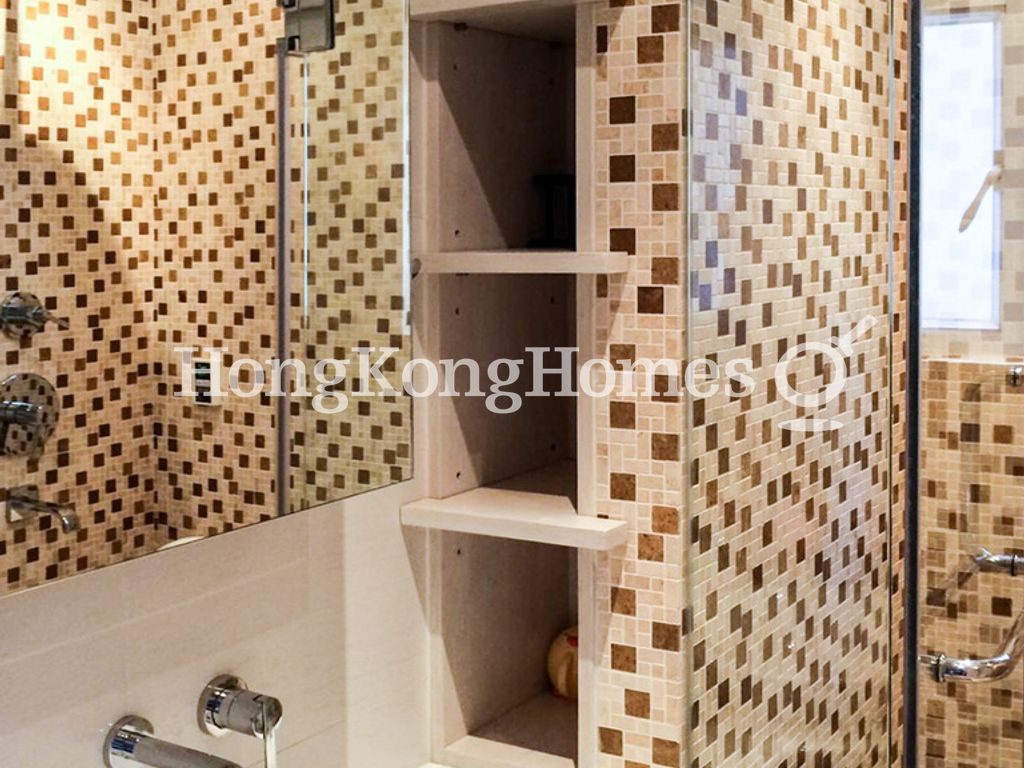 Guest Bathroom — Swiss Towers - Tower 3, Tai Hang