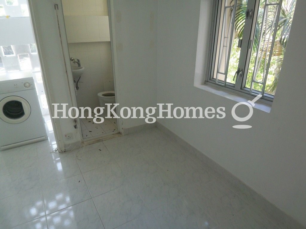 Maid's Room — Country Apartments, No. 17-19, Stanley