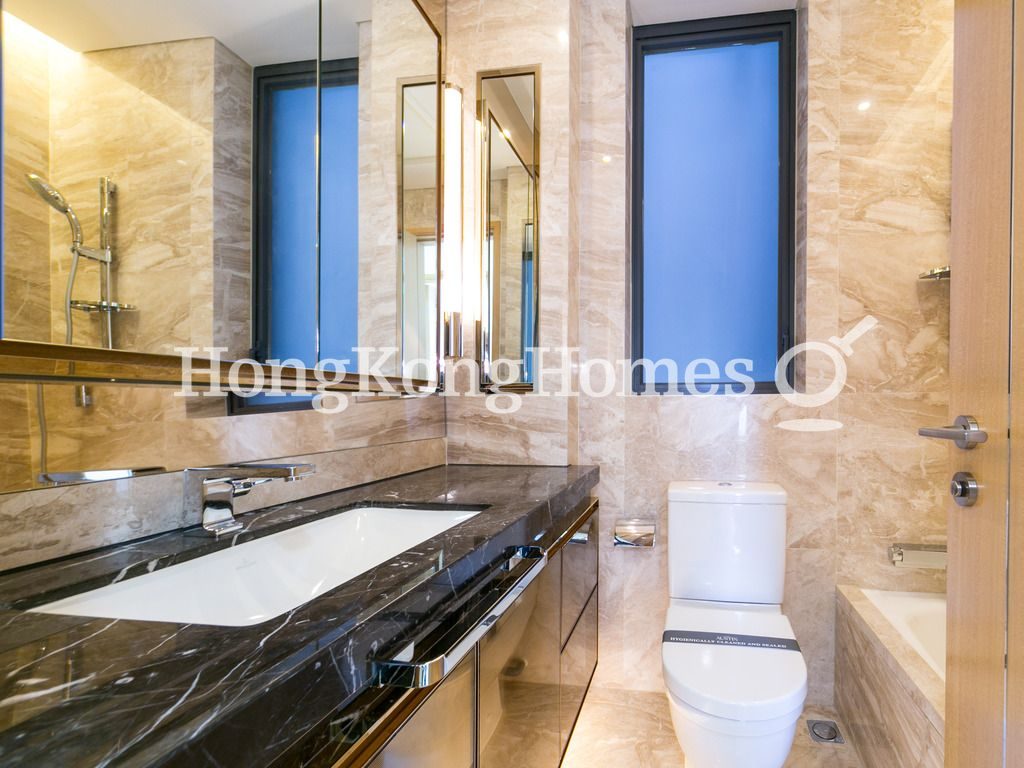 Guest Bathroom — Grand Austin - Tower 2, Tsim Sha Tsui