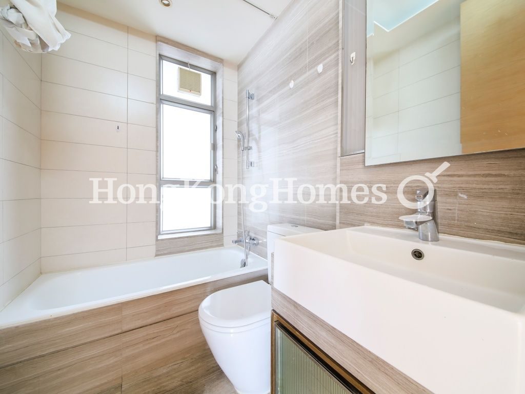 Guest Bathroom — Island Crest - Tower 2, Sai Ying Pun
