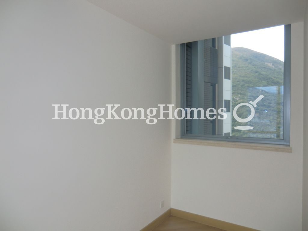 Dressing Area in Master Bedroom — Larvotto - Block 5, Ap Lei Chau