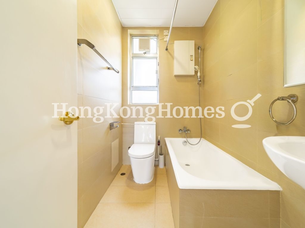 Guest Bathroom — Marlborough House, Tai Hang