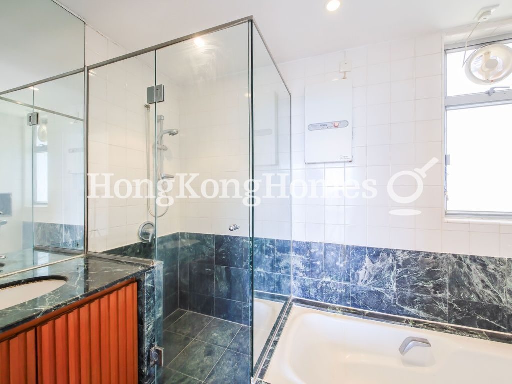 Master Bathroom — Repulse Bay Road, 23, Repulse Bay