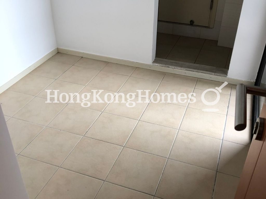 Maid's Room — Residence Bel-Air - Phase 06 - Bel-Air No. 8, Tower 3, Pokfulam