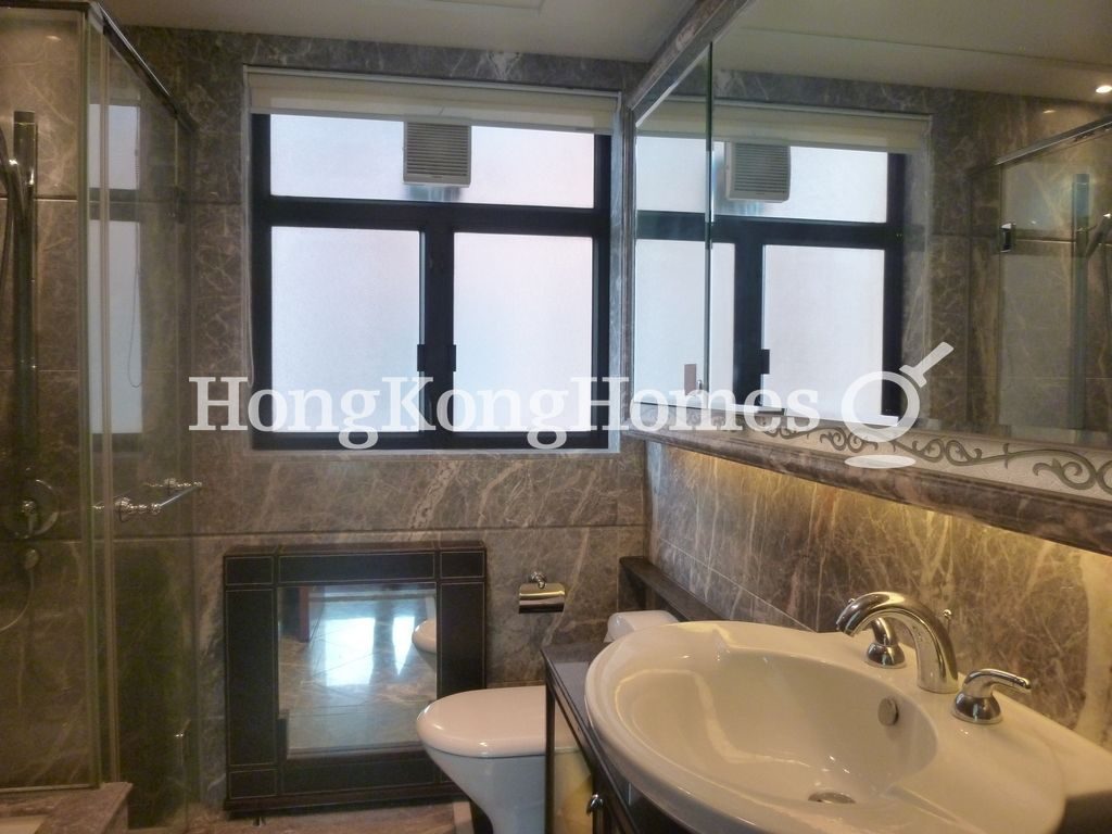 Master Bathroom — The Arch - Block 1A (Sun Tower), Tsim Sha Tsui