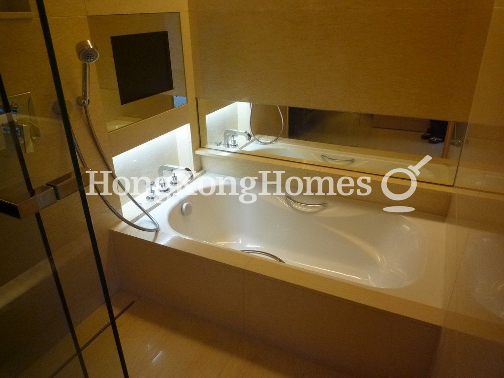 Master Bathroom — The Cullinan I, Tsim Sha Tsui