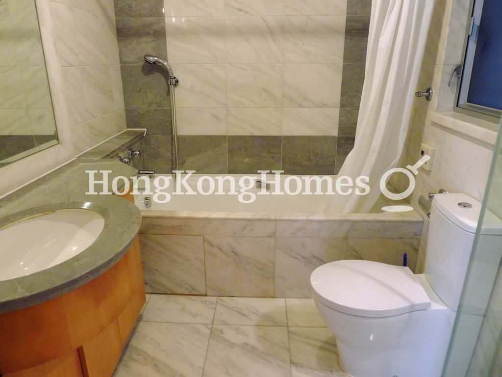 Master Bathroom — The Waterfront - Block 01, Tsim Sha Tsui