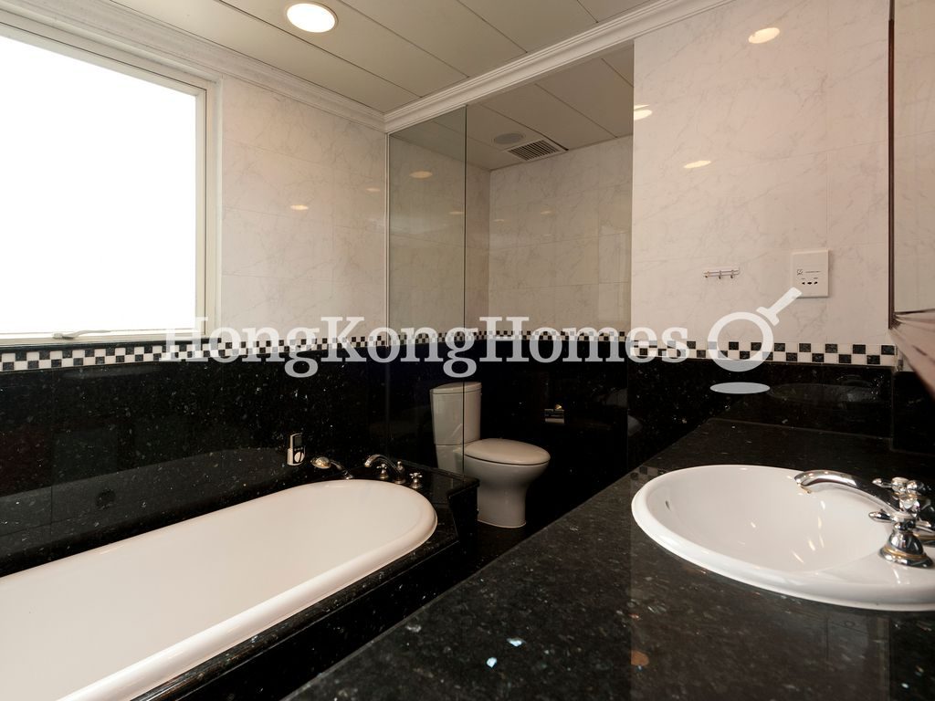 Master Bathroom — The Mount Austin - Block 05, The Peak