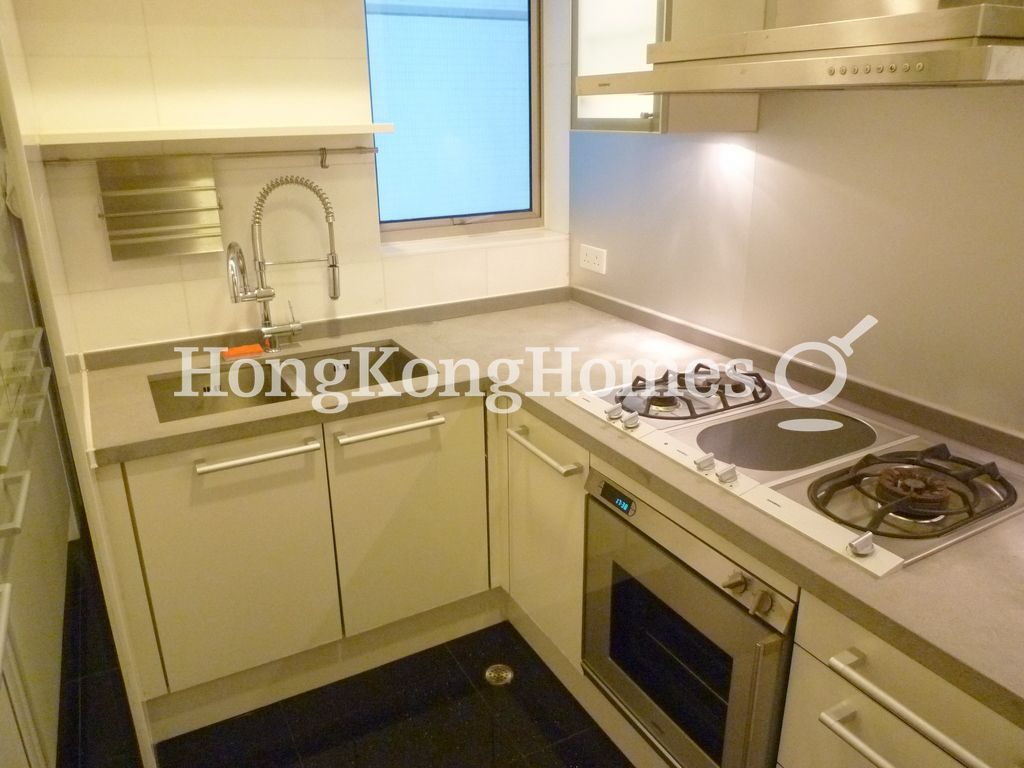 Kitchen — One SilverSea - Block 02, Tai Kok Tsui