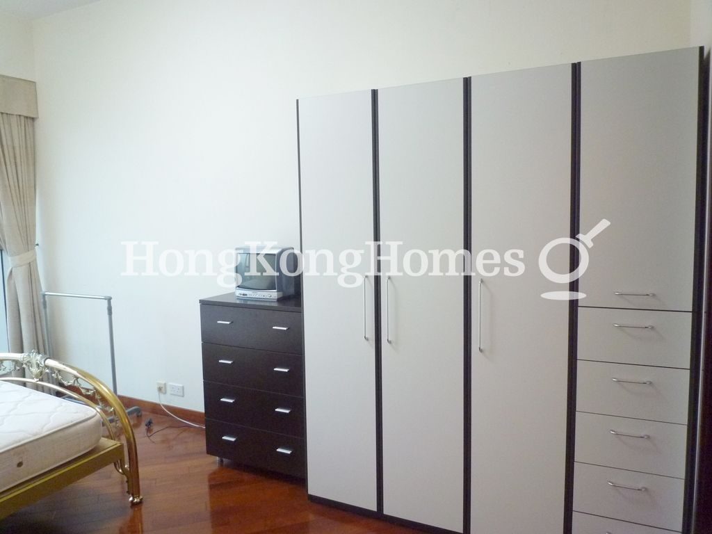 Wardrobe in Master Bedroom — One SilverSea - Block 02, Tai Kok Tsui