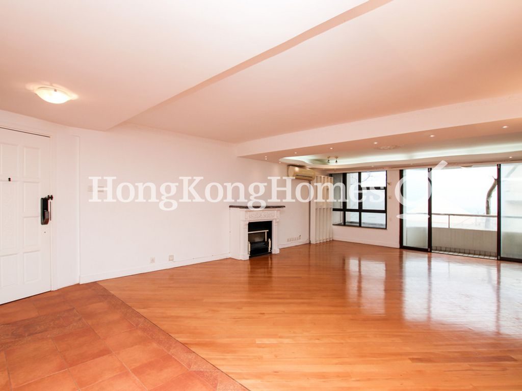Living and Dining Room — Beach Pointe, Stanley
