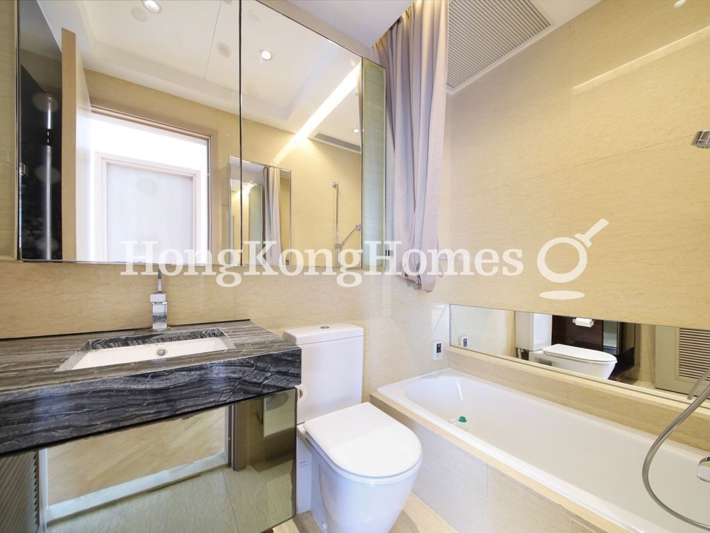 Guest Bathroom — The Cullinan I, Tsim Sha Tsui