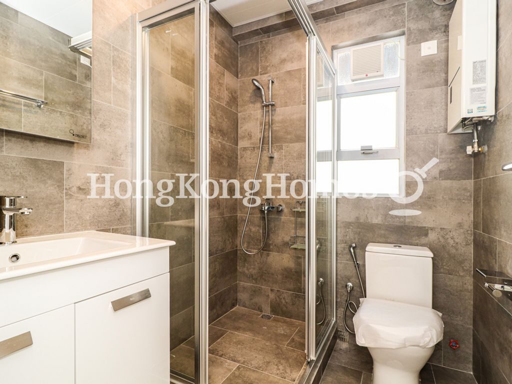 Guest Bathroom — Conway Mansion - Block C-D, Mid-levels West