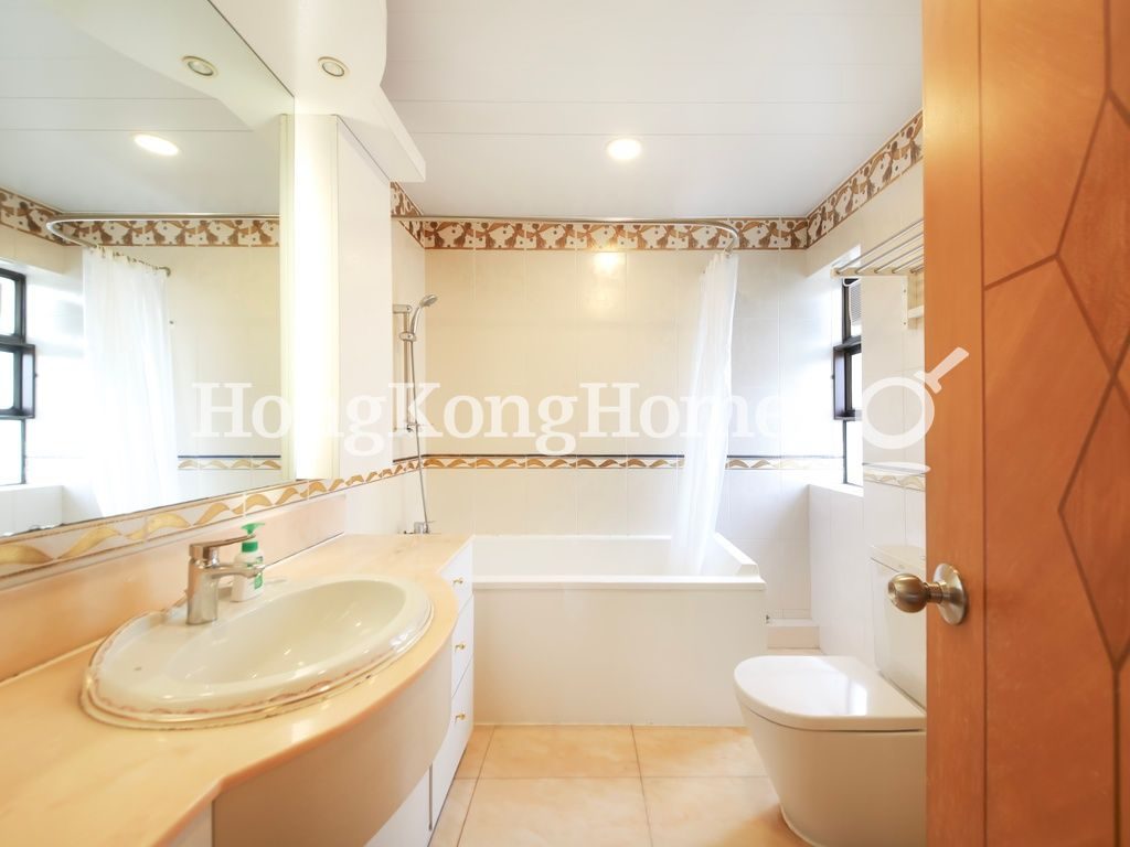 Master Bathroom — Excelsior Court, Mid-levels West