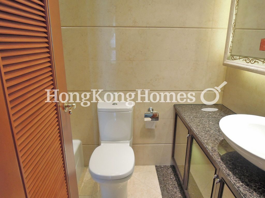 Guest Bathroom — The Arch - Block 2A (Moon Tower), Tsim Sha Tsui