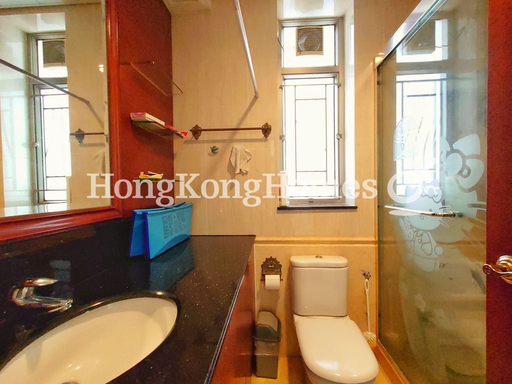 Guest Bathroom — Sorrento Tower - 1, Tsim Sha Tsui
