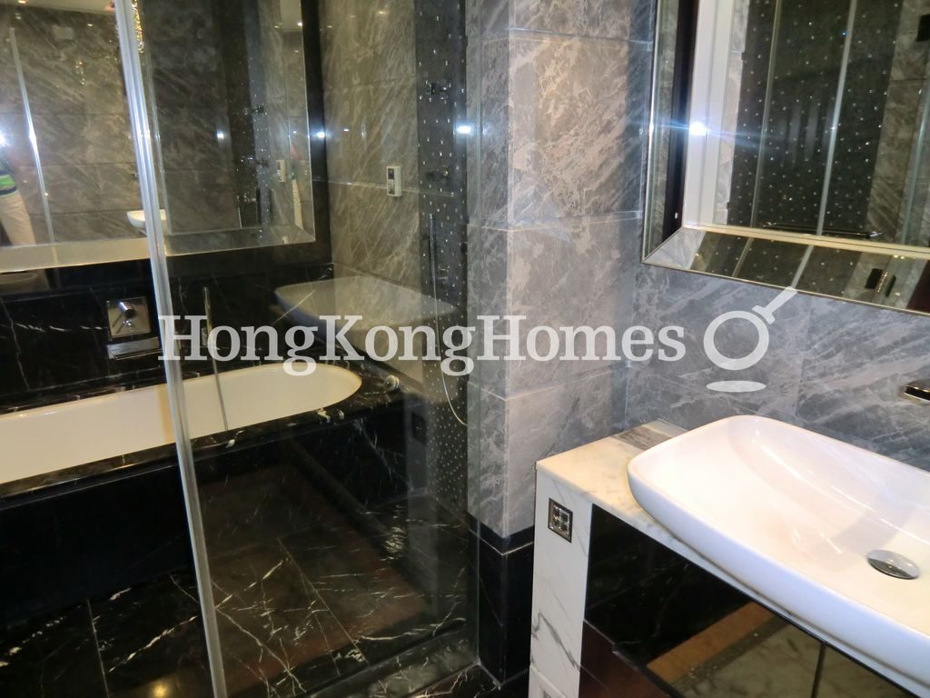 Master Bathroom — Celestial Heights-Celestial Avenue No. 35, Ho Man Tin / Waterloo Road