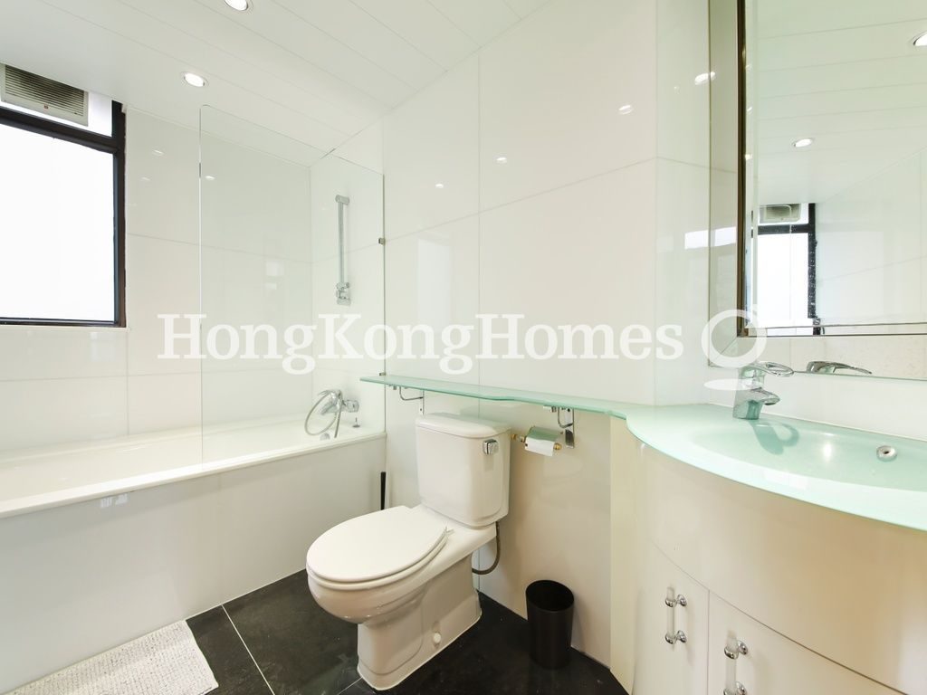 Guest Bathroom — Fairlane Tower, Mid-levels Central