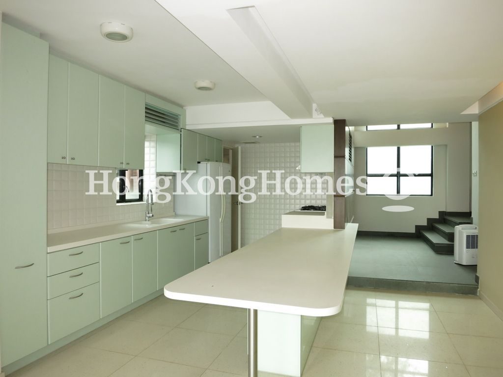 Open Kitchen — Silver Fountain Terrace, Clear Water Bay