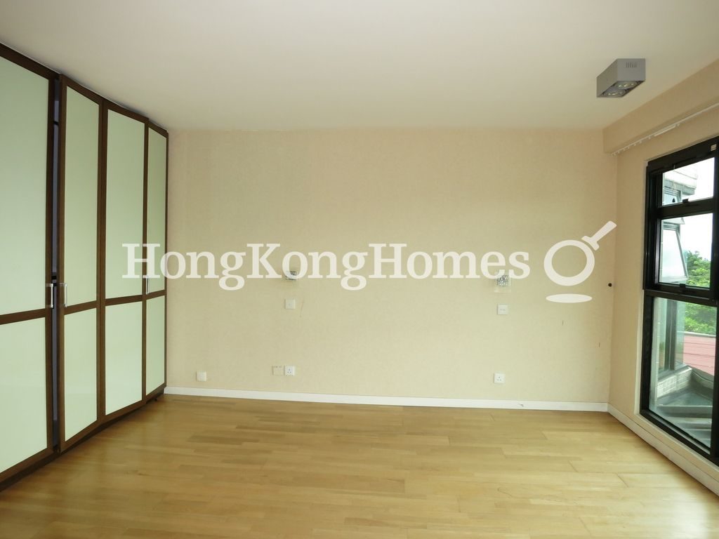 Built-in Wardrobe in Master Bedroom — Silver Fountain Terrace, Clear Water Bay