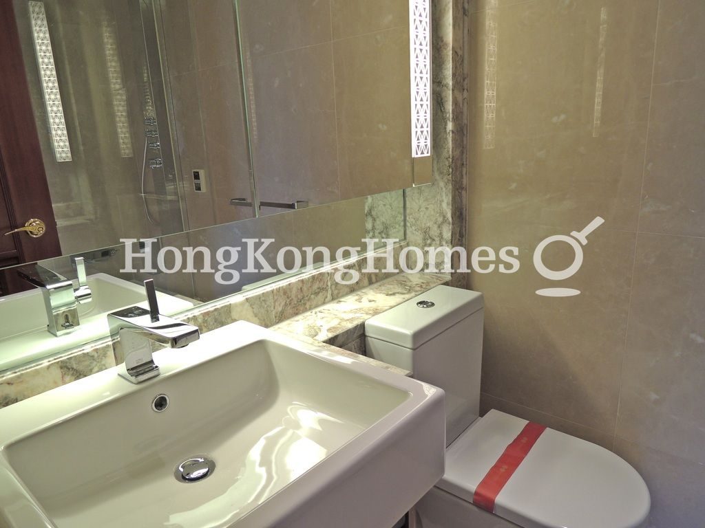 Guest Bathroom — The Avenue - Phase 2 - Tower 2, Wan Chai