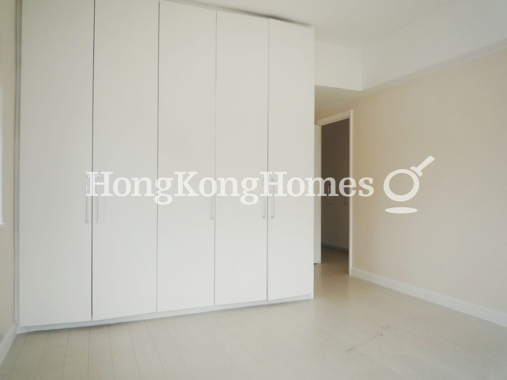 Built-in Wardrobe in Master Bedroom — Repulse Bay Garden - Block 11-12, Repulse Bay