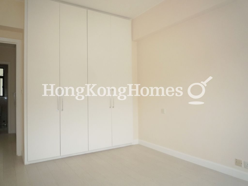Built-in Wardrobe in Second Bedroom — Repulse Bay Garden - Block 11-12, Repulse Bay