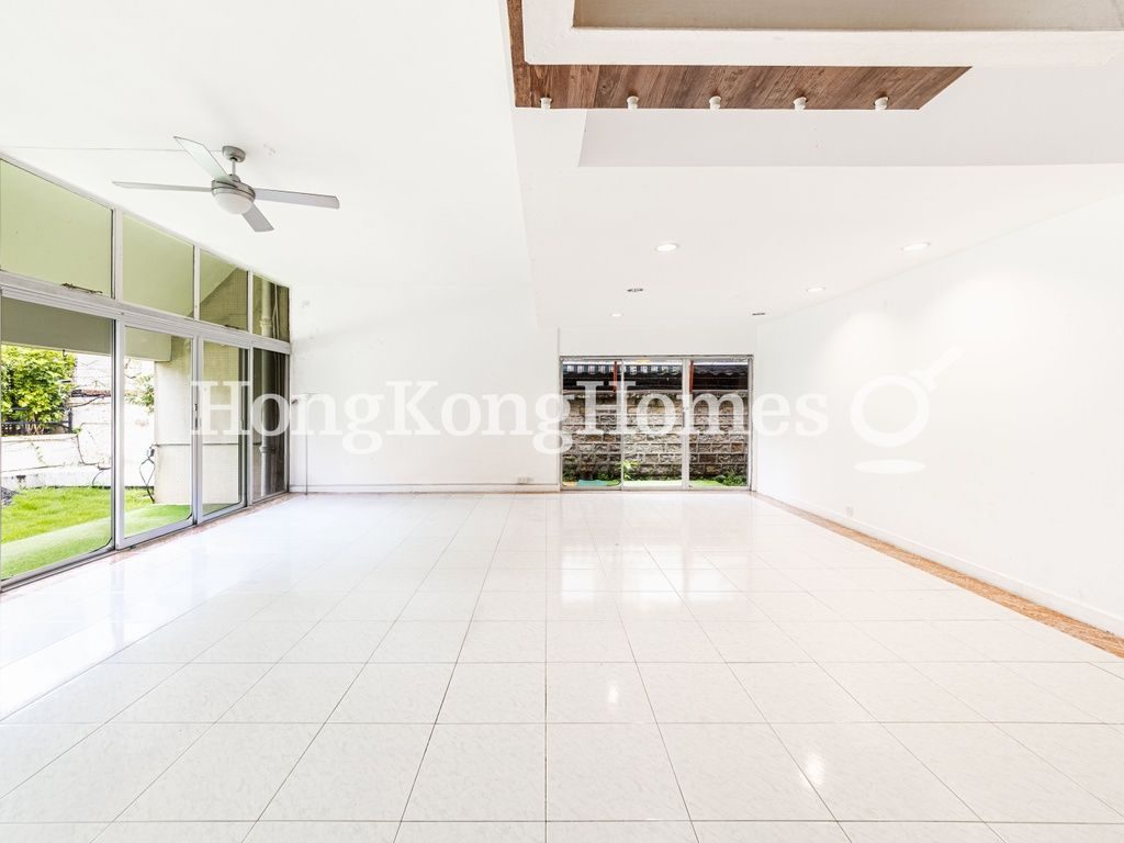 Living and Dining Room — Bisney Villas (Crown Terrace, 5-13 Odd), Pokfulam