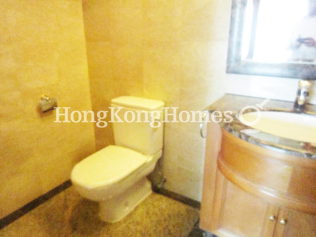 Guest Powder Room — Chelsea Court, The Peak