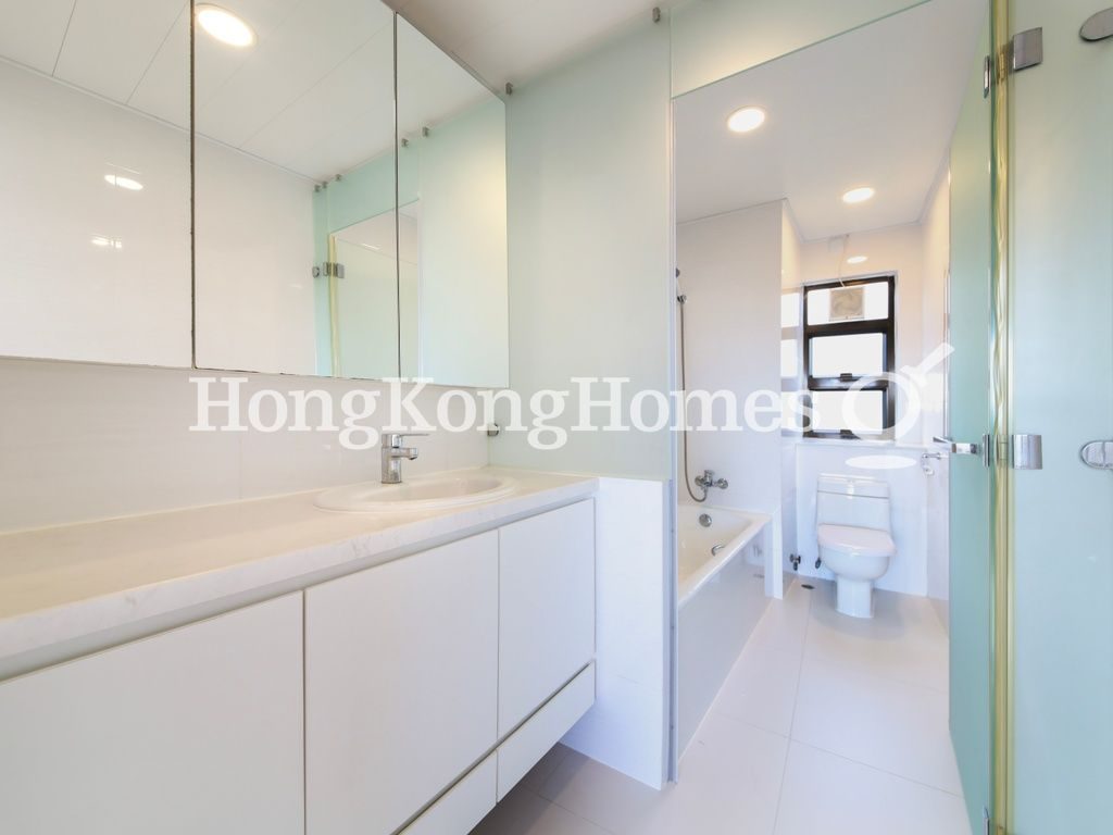 Master Bathroom — Jadebeach Villa, Chung Hom Kok