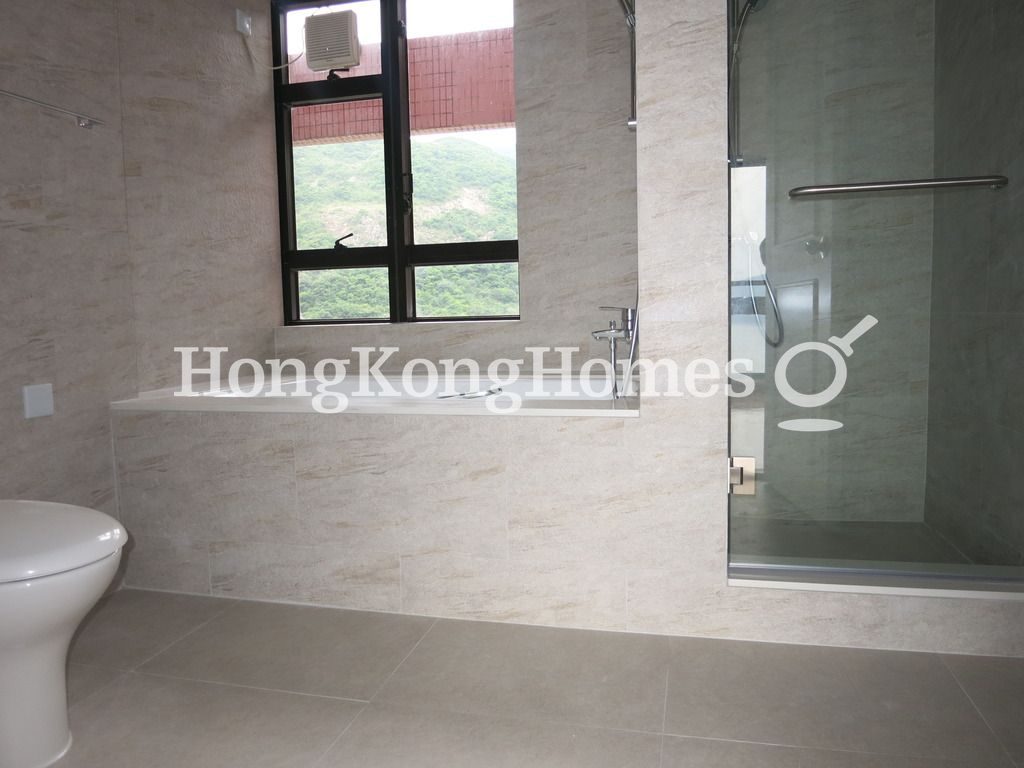 Master Bathroom — Pacific View - Block 04, Tai Tam