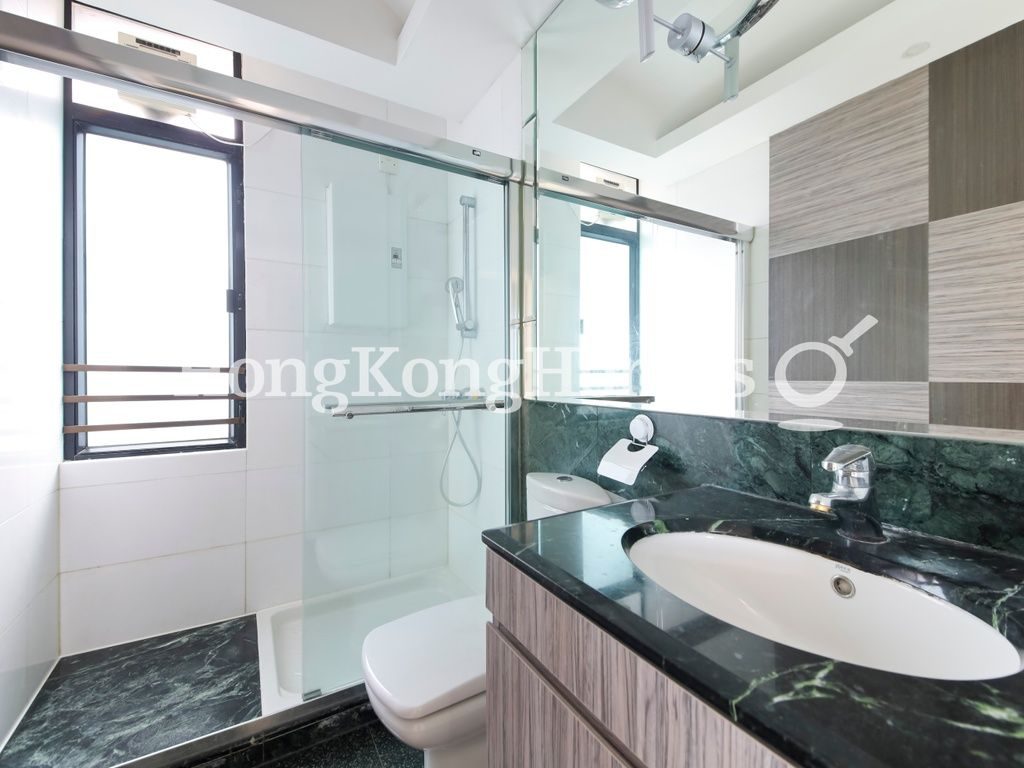 Guest Bathroom — Repulse Bay Road, 37 - Block 02, Repulse Bay