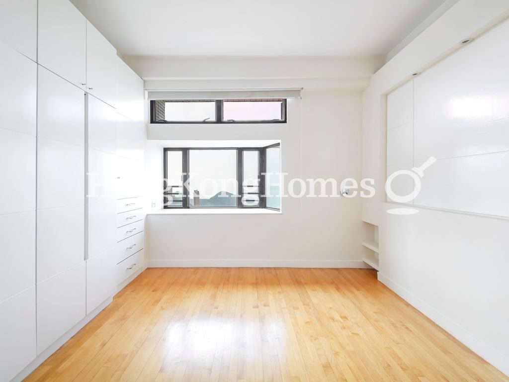 Master Bedroom — Repulse Bay Road, 37 - Block 02, Repulse Bay