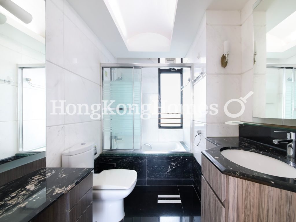 Master Bathroom — Repulse Bay Road, 37 - Block 02, Repulse Bay
