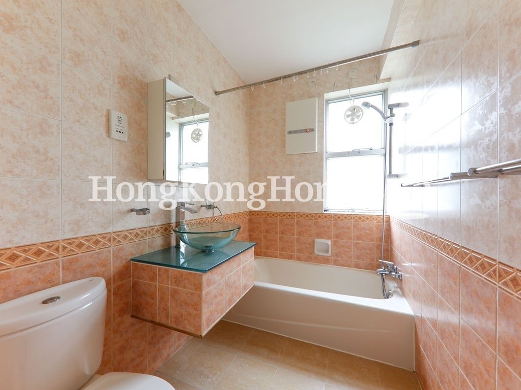Guest Bathroom — Scenic Villa - Block B2 (C-D), Pokfulam