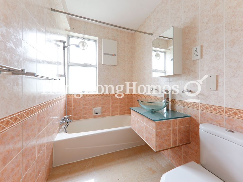 Master Bathroom — Scenic Villa - Block B2 (C-D), Pokfulam