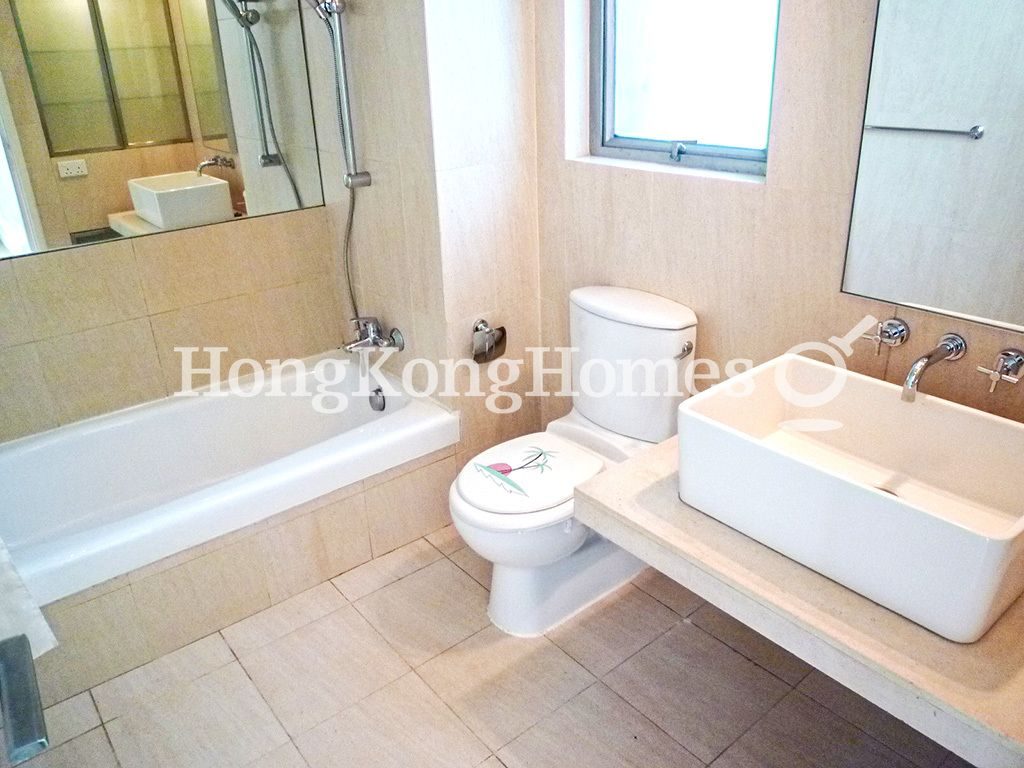 Guest Bathroom — Siena 1 - (No. 1 - 43 odd) - Garden House, Discovery Bay