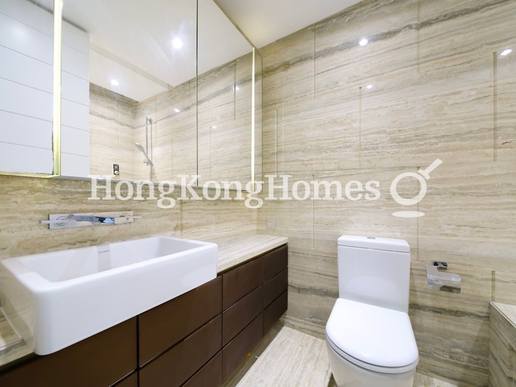 Guest Bathroom — The Legend - Block 05, Jardine's Lookout