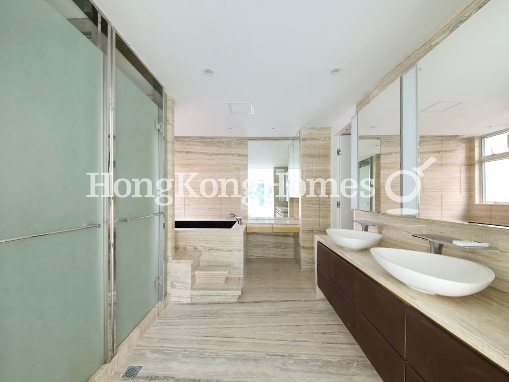 Master Bathroom — The Legend - Block 05, Jardine's Lookout