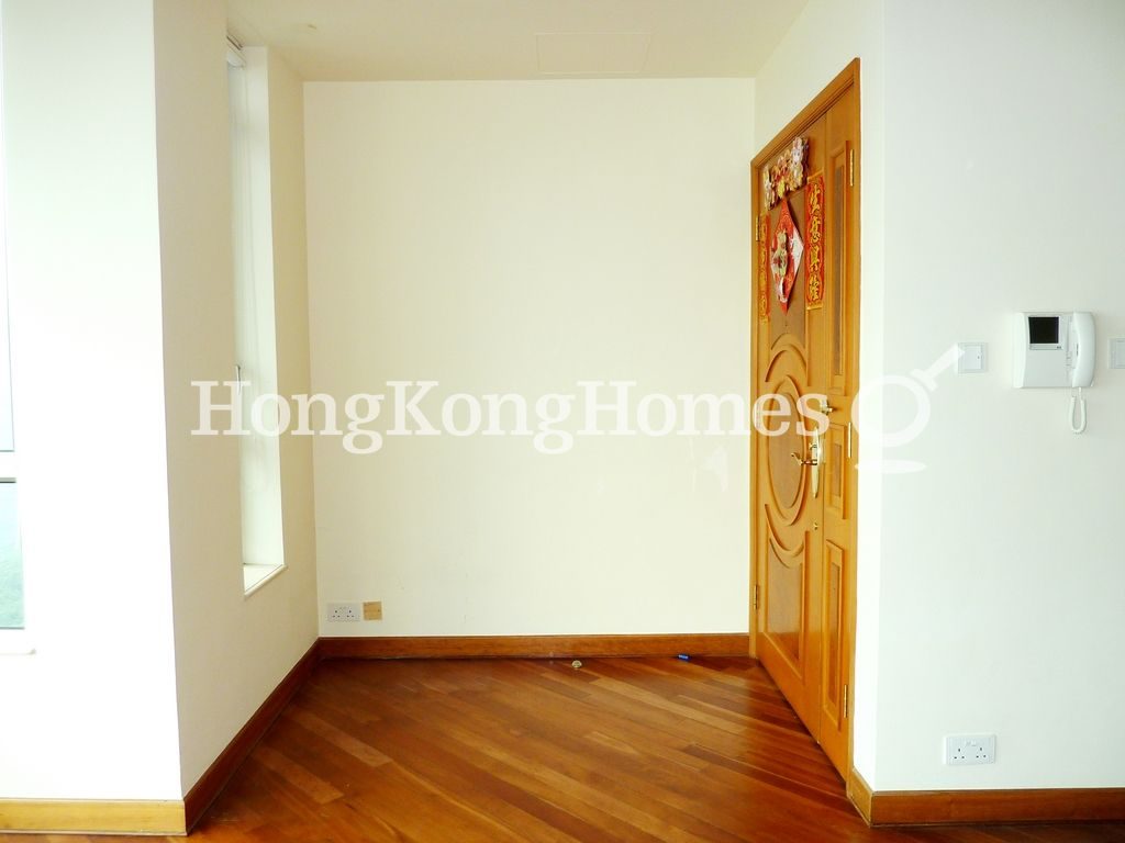 Foyer — Chelsea Court, The Peak