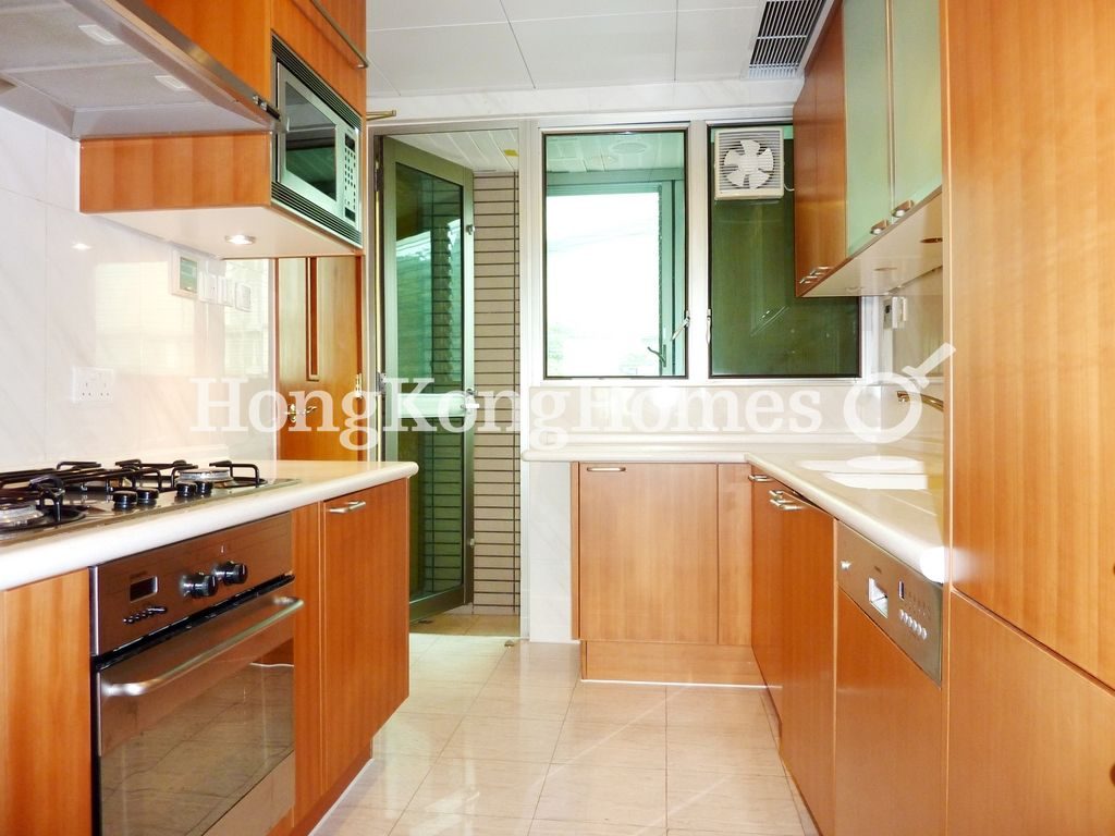 Kitchen — Chelsea Court, The Peak