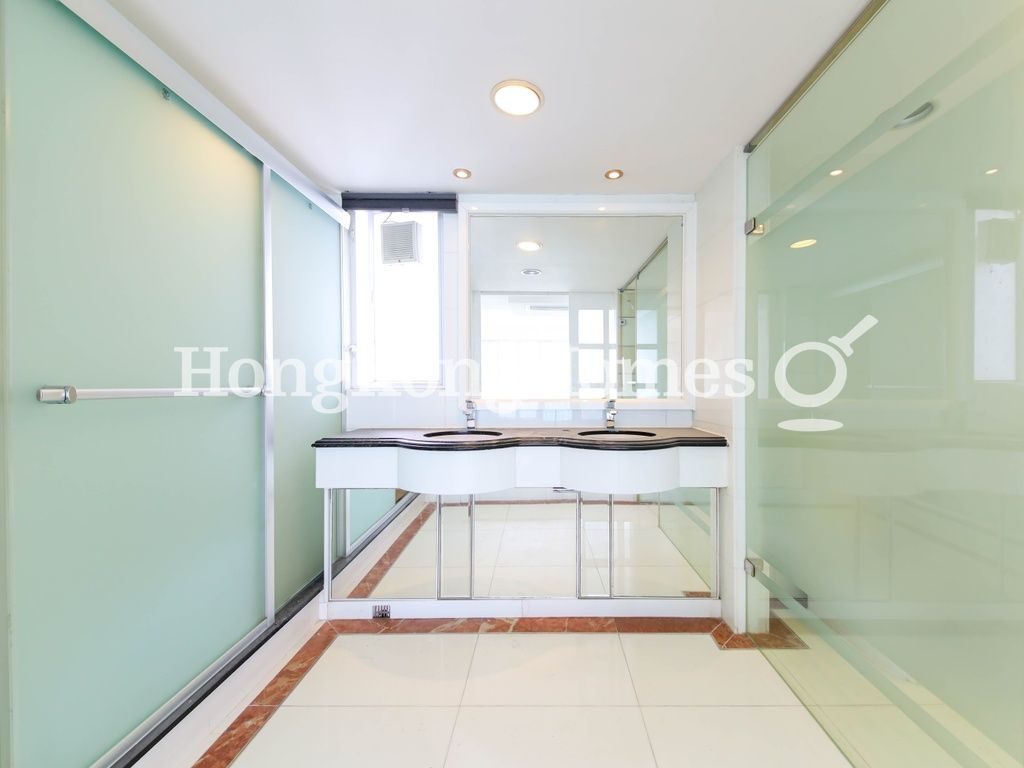Master Bathroom — Villa Cecil - Phase III Block 2, Pokfulam