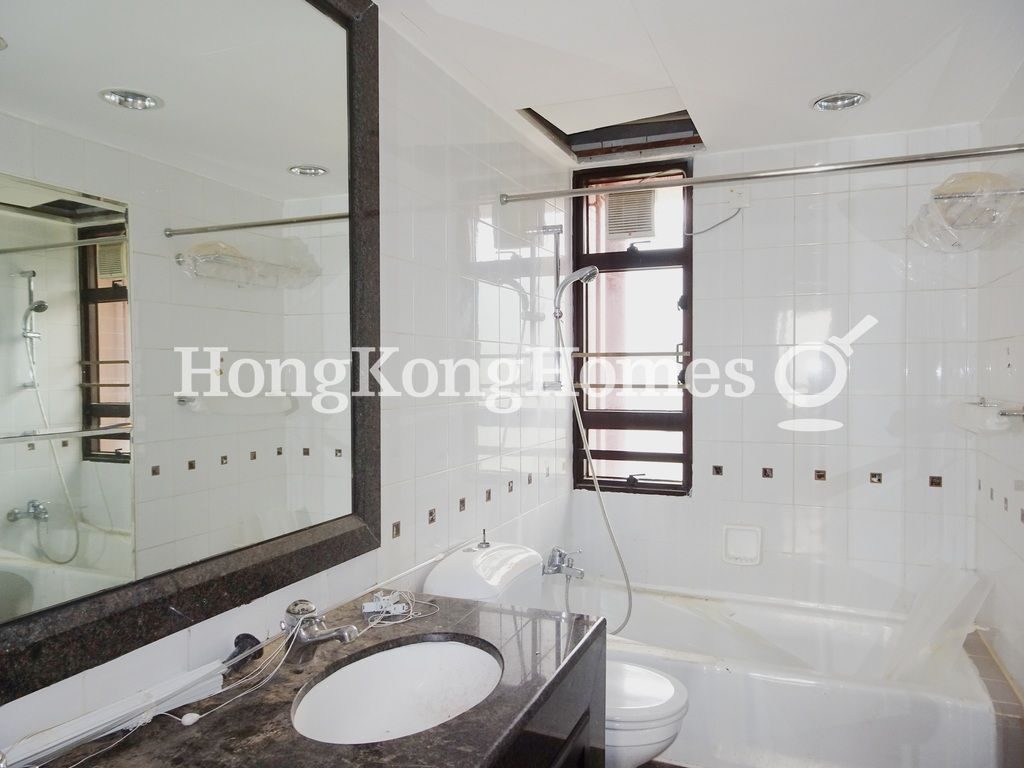 Guest Bathroom — Pacific View - Block 03, Tai Tam