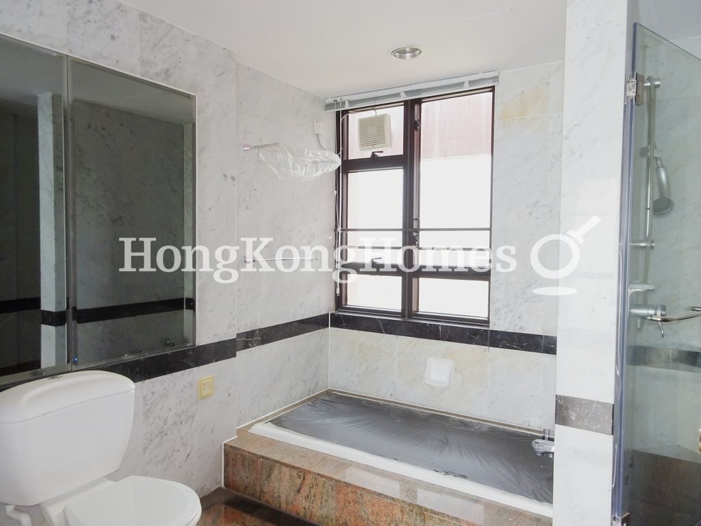Master Bathroom — Pacific View - Block 03, Tai Tam
