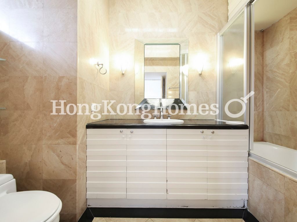 Master Bathroom — Pearl Gardens, Mid-levels West